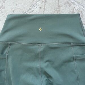 Spiritual Gangster sage green pocketed leggings S